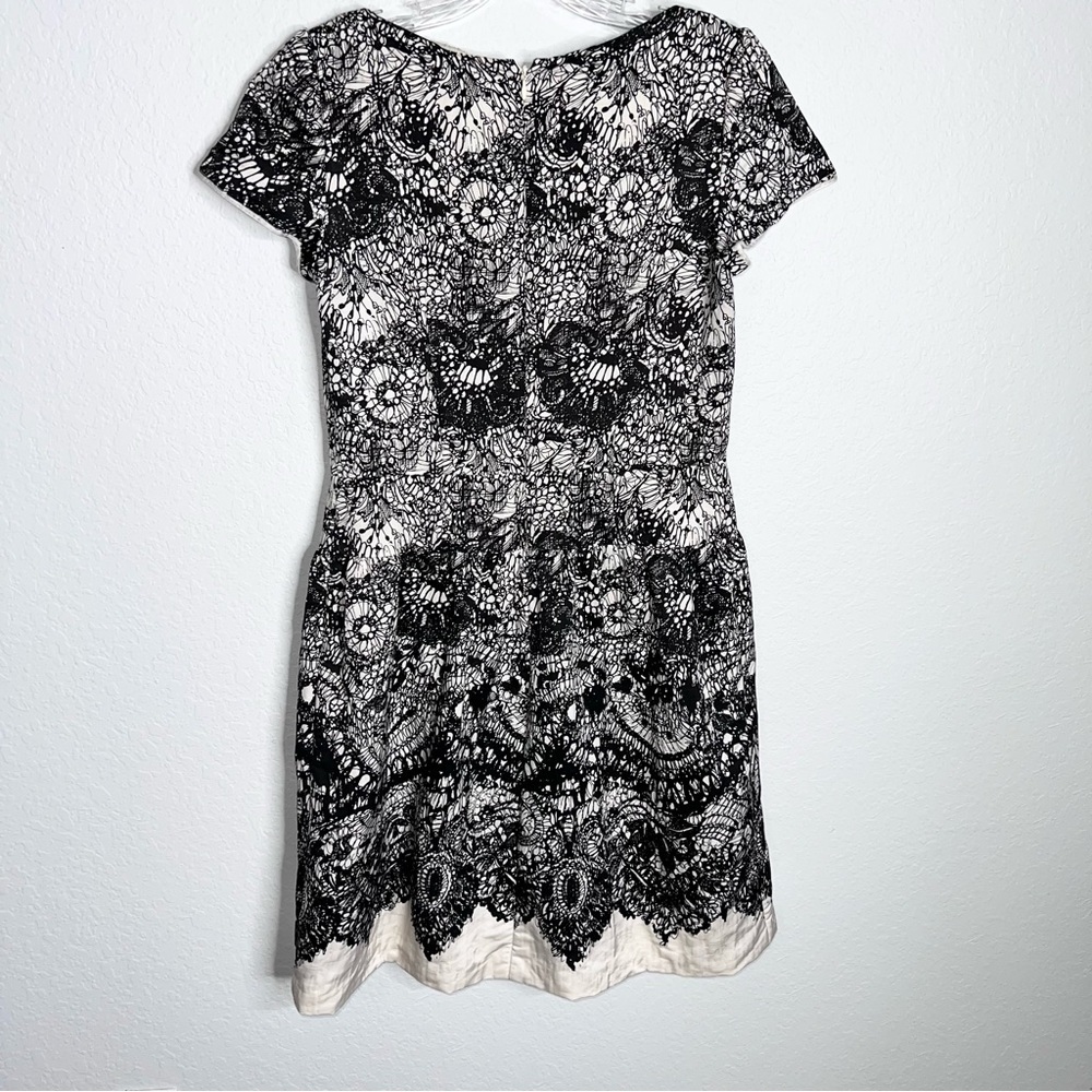 Prada Dress Women’s 10 46 Fit & Flared Satin Lace Printed Black White Short B23 - Picture 3 of 8